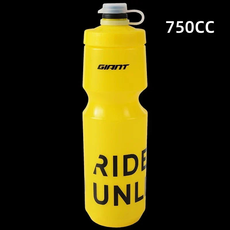 GIANT 600Ml/750Ml Bicycle Bottle MTB Road Bike Water Bottle Outdoor Sports PP Bottles Portable Large Capacity Drink Cycling Cup